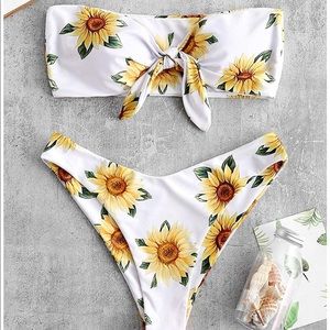 Zaful front tie sunflower Bikini 🌻